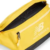 Riñonera amarilla con detalles en negro, logo de New Balance estampado en blanco y dos bolsillos frontales con cierre.