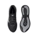 Championes Adidas Supernova M de hombre, color negro con las tres tiras blancas.