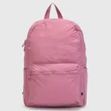 Mochila Bubba de diseño minimalista y ligero, confeccionada en material plegable. Cuenta con un compartimento principal con cierre, un bolsillo frontal organizador con cierre y bolsillos laterales. Presenta un acabado texturizado y el logo de la marca grabado en la parte superior.