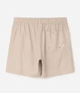 Bermuda masculina de corte recto y color beige, con cintura elástica, cordón ajustable y bolsillos laterales. Pertenece a la marca Ripping.