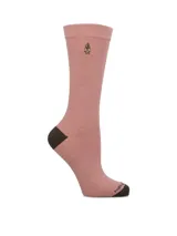 Medias de largo medio en color rosado, con talón y puntera en contraste color marrón. Presenta el logo bordado del perro característico de la marca en la parte superior y detalle de marca en la puntera.