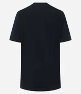 Remera negra de manga corta y cuello redondo con estampa frontal de la artista Avril Lavigne, con el texto "AVRIL LAVIGNE UNDER MY SKIN" y una gran 'X' roja de fondo.