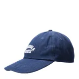 Gorra tipo dad hat color lila con bordado frontal en relieve con el texto Arizona State en color blanco.