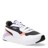 Championes deportivos Puma modelo X-Ray Speed Lite, con diseño multicolor que combina negro, fucsia, lila y amarillo. Presentan una estructura de malla y materiales sintéticos, con suela blanca de goma y cierre mediante cordones.