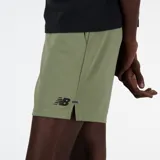 Short deportivo color verde oliva de tejido de punto doble con tecnología NB DRY.