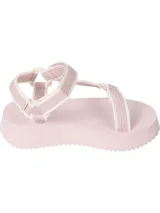 Sandalias de plataforma color rosa pálido con suela gruesa dentada. Presentan tiras de tejido trenzado rosa con bordes blancos y cierres adherentes.