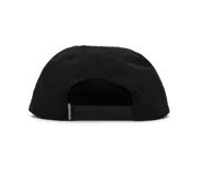 Gorro negro de seis paneles con visera plana y logo bordado de Independent en amarillo. Cuenta con cordón amarillo decorativo en la base de la copa y cierre ajustable a presión en la parte trasera.