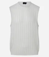 Musculosa de punto calado color blanco, de corte oversized y cuello redondo.