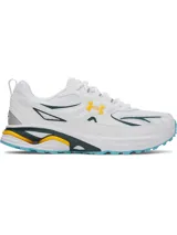 Championes Under Armour modelo Apparition Tech, de diseño retro inspirado en el running. Presentan una base de malla blanca con superposiciones de cuero y detalles en verde oscuro, amarillo y celeste. Incorporan tecnología de amortiguación UA HOVR™ y suela de goma con tracción.