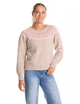 Buzo tejido de punto en color beige, con diseño nórdico geométrico en tonos rosa y blanco alrededor del canesú. Presenta cuello redondo a la base, mangas largas con puños elásticos y ruedo acanalado.