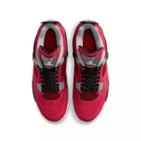 Championes Air Jordan 4 Retro en color rojo con detalles en negro, gris y blanco, confeccionados con paneles de malla y refuerzos plásticos característicos del modelo.