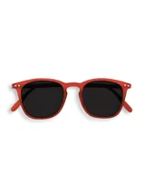 Lentes de sol Izipizi modelo #E Sun, color rojo con lentes negros.