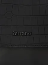 Bandolera Terrano modelo Astrid de color negro, con solapa de textura símil cocodrilo y base lisa. Cuenta con correa ancha regulable con inscripciones de la marca y herrajes metálicos oscuros.