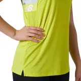 Musculosa deportiva New Balance Relentless Sweat color amarillo.