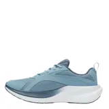 Championes de running Under Armour Charged Assert 11 para hombre, color celeste con suela blanca y detalles en gris. Cuentan con capellada de malla transpirable, cordones ajustables y el logo de la marca en el lateral.