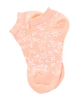 Medias cortas color salmón con estampado de hojas blancas y borde superior con detalle de ondas.