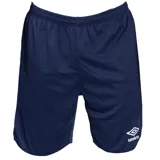 Short deportivo blanco de fútbol, con cintura elástica y logo de la marca Umbro en la pierna derecha.