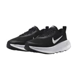 Championes Nike Promina de running, color negro con logo lateral en blanco y suela de plataforma blanca con diseño estriado.