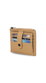 Tarjetero color verde agua con presilla frontal y múltiples ranuras para tarjetas. Incluye un bolsillo con cierre para monedas o billetes.