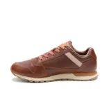 Championes Caterpillar modelo Ventura, confeccionados en cuero encerado con textura en color marrón. Presentan cordones al tono, entresuela de EVA en contraste y suela de goma para mayor tracción.