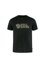 Remera negra de manga corta con logo de Fjällräven estampado en el pecho.