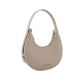 Cartera tipo hobo de diseño semicircular, color beige, con textura granulada. Presenta un detalle de labios grabado en la parte superior central y el logo de la marca en la parte inferior. Cuenta con un asa fija para llevar al hombro y cierre superior.