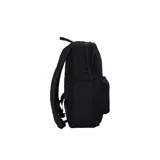 Mochila negra con estampado del logo de Santa Cruz en llamas en el bolsillo frontal.