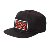 Gorra negra Volcom Heavystone con visera plana y parche bordado con logo en el frente.