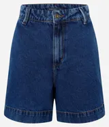 Short de jean tiro alto con trabillas y bolsillos, confeccionado en algodón denim azul con pespuntes contrastantes.