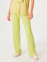 Pantalón de punto acanalado color rosa, de corte recto y tiro alto.