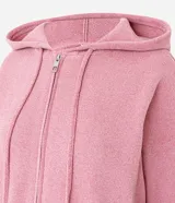 Suéter con capucha confeccionado en tejido chenille de tacto aterciopelado, con cierre frontal de cremallera, mangas largas y puños acanalados.