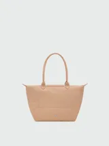 Bolso tote grande Le Pliage One de Longchamp, color negro, con asas superiores y solapa de cierre con botón a presión.