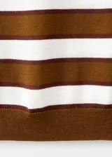 Chaleco de punto a rayas horizontales en tonos marrón y blanco, con cuello polo y diseño sin mangas.