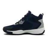 Zapatillas de baloncesto Avia modelo Cuz, color azul marino con detalles en gris y blanco. Diseño de caña media con ajuste de cordones y logo de la marca en los laterales.
