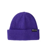 Gorro de lana tejido color violeta con logo de la marca Rip Curl en etiqueta cosida en el frente.