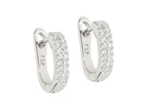 Aros tipo argolla pequeña de plata 925, con diseño frontal pavé engastado con múltiples circonias brillantes.