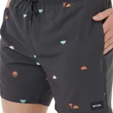 Short de baño negro con estampado de palmeras y soles en colores naranja, celeste y blanco. Tiene cintura elástica con cordón ajustable y logo de la marca en la pierna derecha.