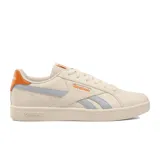 Championes Reebok Court Retro color crema con detalles en celeste y naranja.