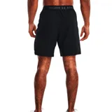 Short deportivo Under Armour negro de tejido ligero y transpirable de secado rápido, con cintura elástica con logo y bolsillos laterales.