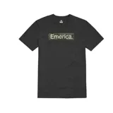 Remera negra de manga corta con estampado del logo de Emerica en el pecho con patrón de camuflaje.