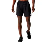 Short deportivo Asics de hombre, color azul petróleo, con logo reflectivo en la pierna derecha. Confeccionado en tejido ligero y materiales reciclados, con slip interior, cordón ajustable en la cintura, bolsillo interior oculto y aberturas laterales.