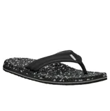 Ojotas Sanuk modelo Bubblecush, de color negro con plantilla de textura granulada en tonos gris, blanco y negro que masajea cada paso. Tiras anchas y acolchadas de color negro.