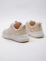 Zapatilla acordonada color beige de tela tejida con plataforma texturada de 4 cm de alto.