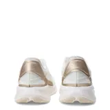 Championes New Balance CTLYST de mujer, color blanco con detalles en dorado y toques rosados en los pasadores. Presentan capellada de malla transpirable, entresuela gruesa de espuma DynaSoft y suela con refuerzos de goma.