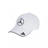 Gorro Adidas blanco con logo de Mercedes Benz bordado en negro en el frente y logo de Adidas bordado en negro en la visera.