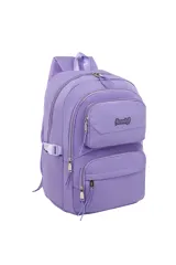 Mochila Trendy color celeste, con múltiples compartimentos con cierre, asas acolchadas y ajustables, y logo de la marca en el bolsillo frontal superior.