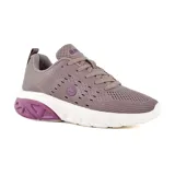 Champion deportivo Hi-Tec modelo Gina, de diseño ligero y transpirable en color gris con detalles en celeste y suela blanca. Cuenta con cordones ajustables y refuerzo en el talón.
