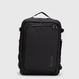 Mochila de viaje color negro con diseño minimalista, estructura rectangular y compartimento frontal con cierre. Incluye manija superior y correas laterales ajustables.