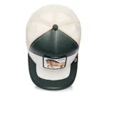 Gorra trucker Goorin Bros. con visera curva, paneles frontales en cuero sintético verde y blanco, y paneles traseros de malla beige. Presenta un parche bordado con la imagen de un caballo y la palabra "STUD".