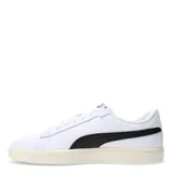 Championes Puma modelo Smash 3.0 L, de diseño urbano en color blanco con detalles en dorado y verde oscuro en el talón. Confeccionados en cuero sintético con cierre de cordones y suela de goma.